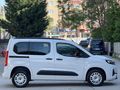 **6.500KM** OPEL COMBO ESSENTİAL ORTA KONSOL %20 FATURA