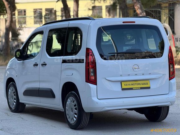 **6.500KM** OPEL COMBO ESSENTİAL ORTA KONSOL %20 FATURA