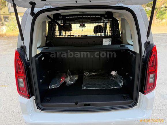 **6.500KM** OPEL COMBO ESSENTİAL ORTA KONSOL %20 FATURA