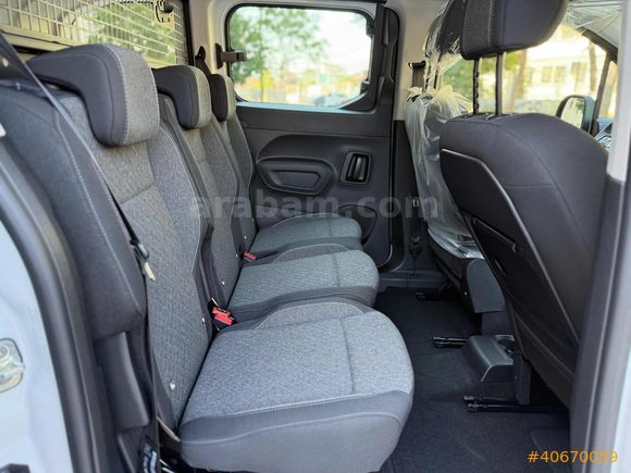 **6.500KM** OPEL COMBO ESSENTİAL ORTA KONSOL %20 FATURA