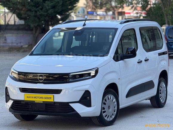 **6.500KM** OPEL COMBO ESSENTİAL ORTA KONSOL %20 FATURA