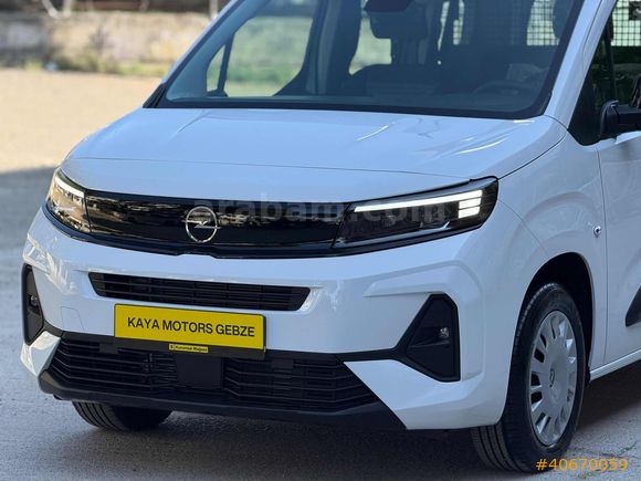 **6.500KM** OPEL COMBO ESSENTİAL ORTA KONSOL %20 FATURA