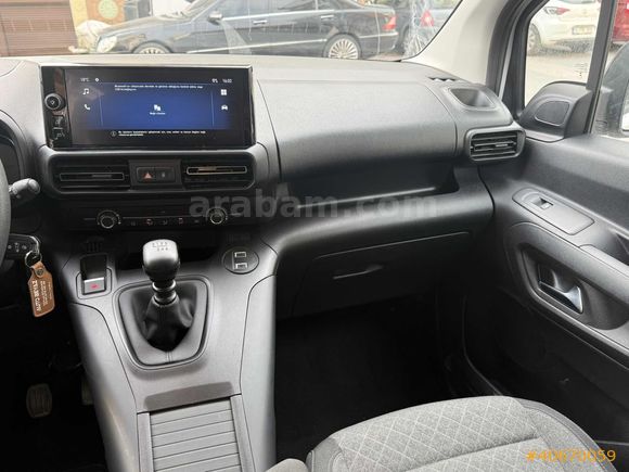 **6.500KM** OPEL COMBO ESSENTİAL ORTA KONSOL %20 FATURA