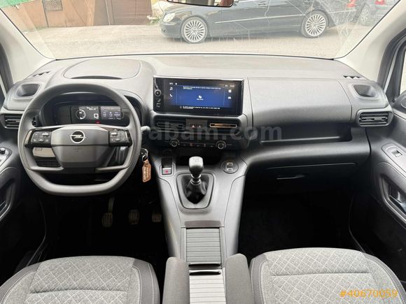 **6.500KM** OPEL COMBO ESSENTİAL ORTA KONSOL %20 FATURA