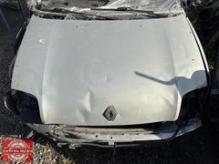 Renault Clio Ön kaput