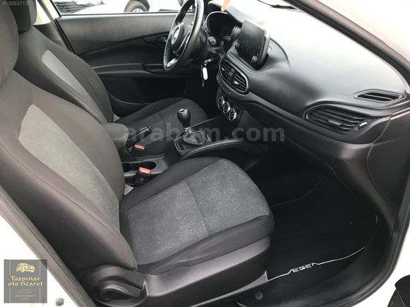 2022 MODEL 1.3 16V MULTİJET 95 HP EASY PLUS 4 LASTİK YENİ