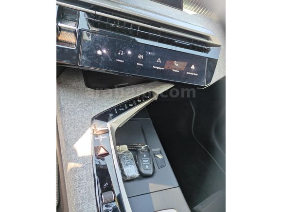 Peugeot e-5008 GT 2025 7 kişilik