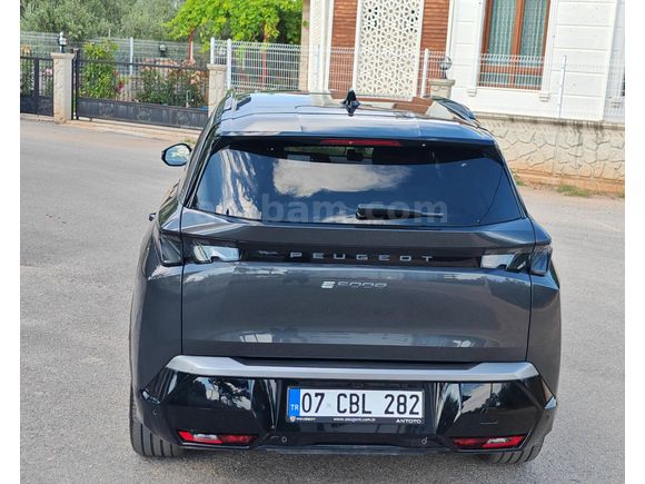 Peugeot e-5008 GT 2025 7 kişilik