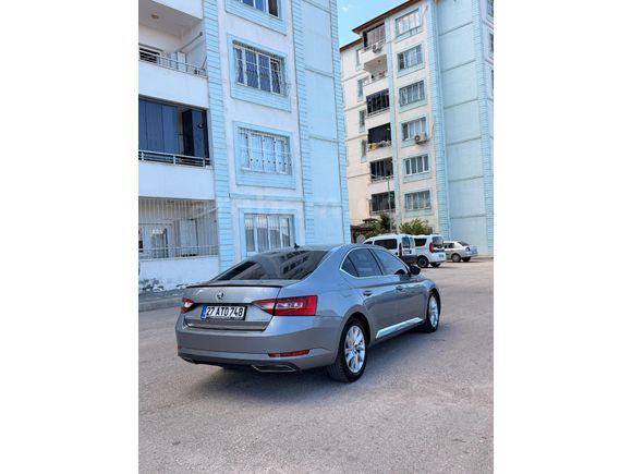 Sahibinden Skoda SuperB 1.6 TDI Style 2015 Model  171.000 km Gri (titanyum)