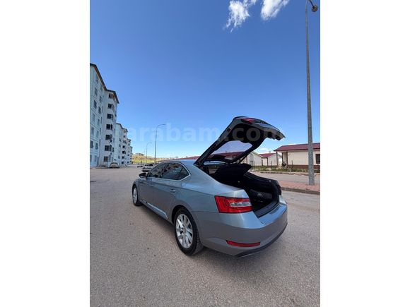 Sahibinden Skoda SuperB 1.6 TDI Style 2015 Model  171.000 km Gri (titanyum)