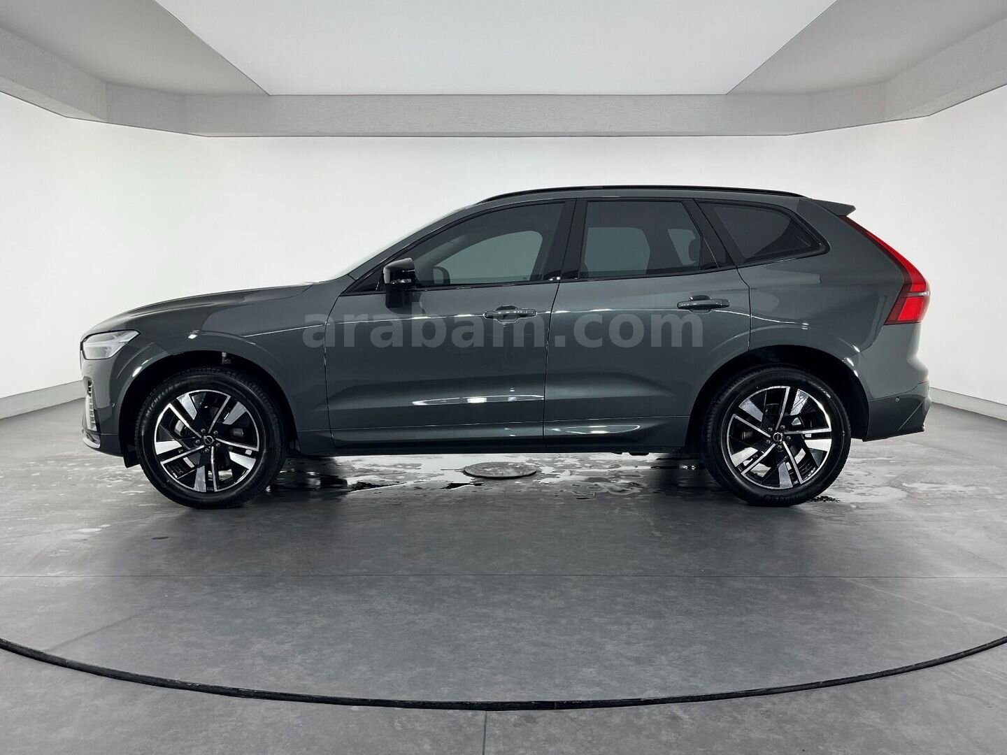 otomobil Volvo XC60 2.0 B5 Mild Hybrid Plus Dark AWD 3