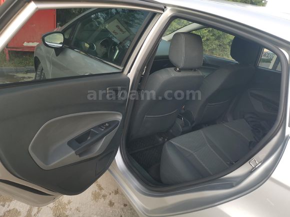 Sahibinden Ford Fiesta 1.4 Titanium 2011 Model