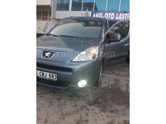 Sahibinden Peugeot Partner 1.6 HDI Adventure 2010 Model  273.000 km Gri (Gümüş)