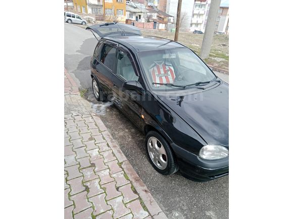 Corsa  1.4 16v Swing 1994 Model