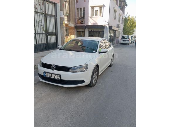 Sahibinden servis bakımlı izmir vosmer Volkswagen Jetta 1.6 TDi Trendline 2012 Model