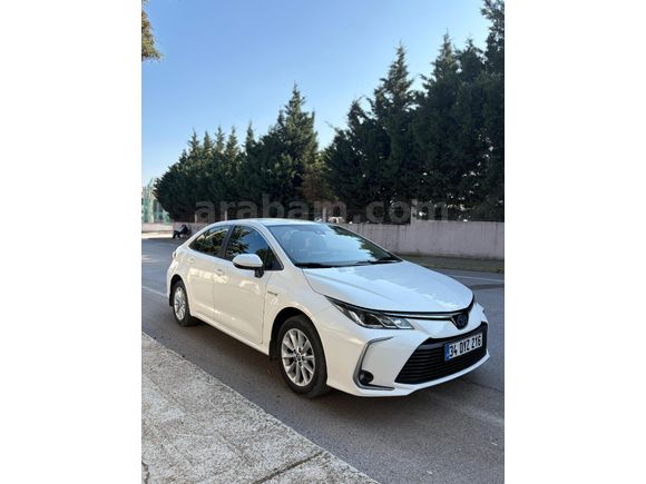 Sahibinden Toyota Corolla 1.8 Hybrid Dream 2021 Model  149.000 km Beyaz