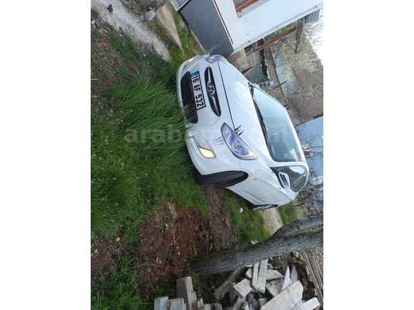 Sahibinden Hyundai Accent Blue 1.6 CRDI Biz 2012 Model  277.000 km Beyaz