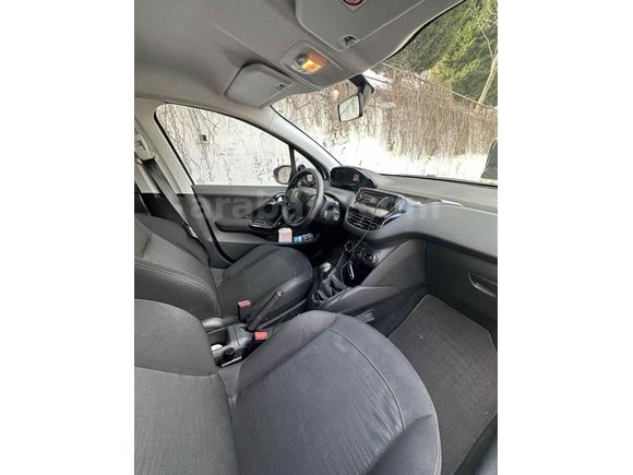 Sahibinden Peugeot 208 1.0 VTi Access 2014 Model Manisa 140.00 km Beyaz