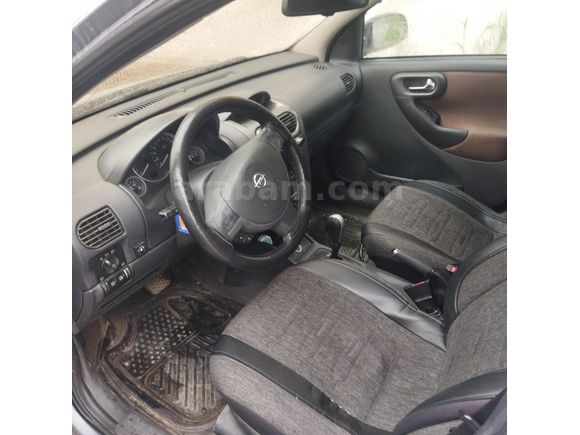 Opel Corsa 1.4 tiwinport Cosmo 2004 Model  215.000 km