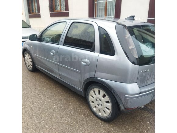 Opel Corsa 1.4 tiwinport Cosmo 2004 Model  215.000 km