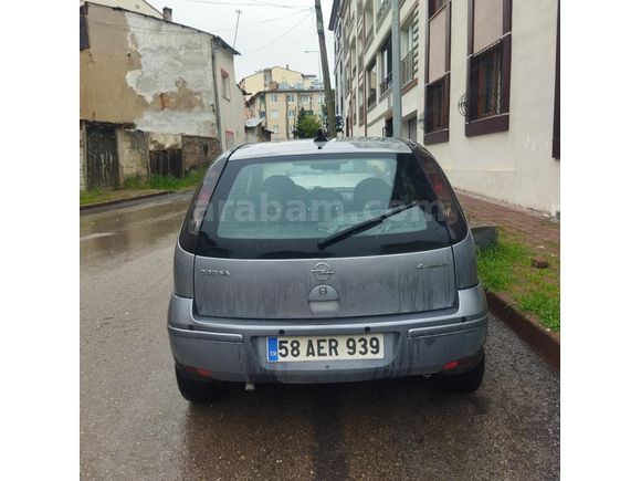 Opel Corsa 1.4 tiwinport Cosmo 2004 Model  215.000 km