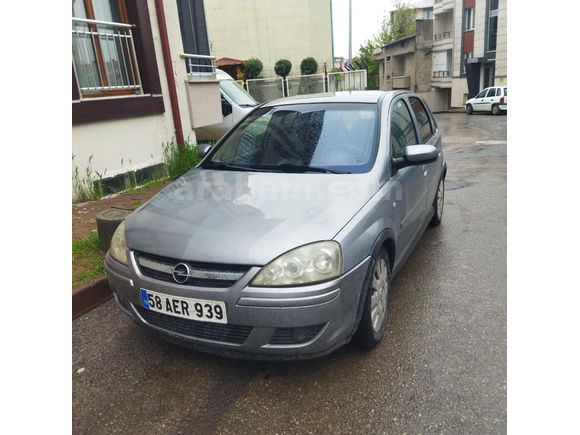 Opel Corsa 1.4 tiwinport Cosmo 2004 Model  215.000 km