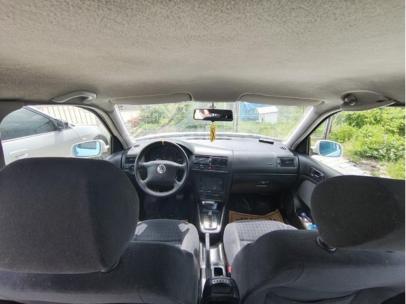 Sahibinden Volkswagen Golf 1.6 Comfortline 2001 Model  OTOMATİK vites 276.000 km Beyaz
