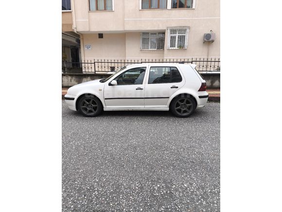 Sahibinden Volkswagen Golf 1.6 Comfortline 2001 Model  OTOMATİK vites 276.000 km Beyaz