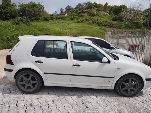 Sahibinden Volkswagen Golf 1.6 Comfortline 2001 Model  OTOMATİK vites 276.000 km Beyaz