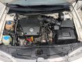 Sahibinden Volkswagen Golf 1.6 Comfortline 2001 Model  OTOMATİK vites 276.000 km Beyaz