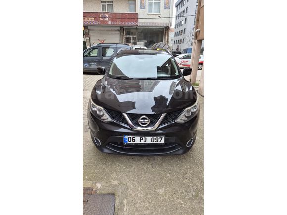 Sahibinden Nissan Qashqai 1.6 dCi Black Edition 2016 Model 110.000 km Siyah CAM TAVANLİ