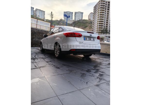 Öğretmenden Boyasız Değişensiz Ford Focus 1.6 Ti-VCT Titanium 2015 Model
