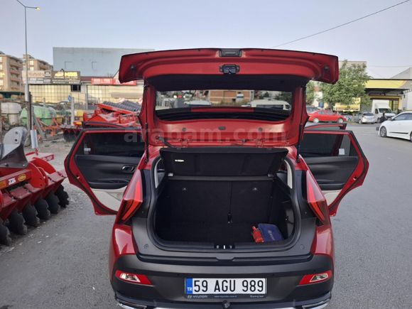 Sahibinden Hyundai Bayon 1.4 MPI Elite 2023 Model  41.000 km Kırmızı