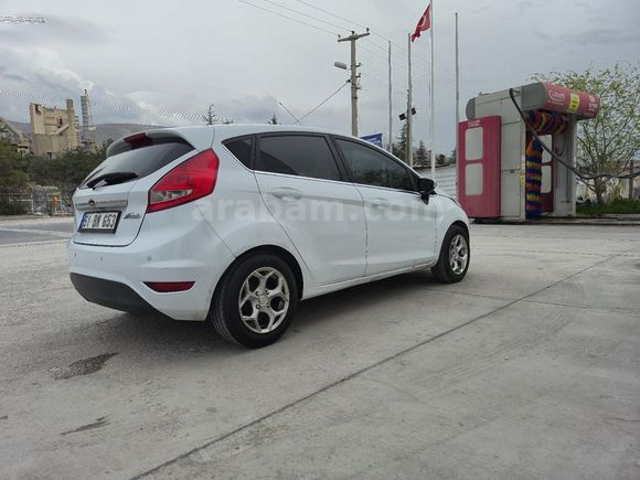 Sahibinden Ford Fiesta 1.4 Titanium 2011 Model
