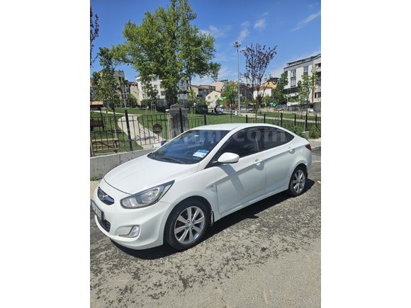 Aracım çok temiz olup tek elden kullanılmıştır. Tıriger yağ bakımı beş bin km önce yapıldı kessinlikle taksi çıkması değildir.ihtiyaçtan dolayı satlık