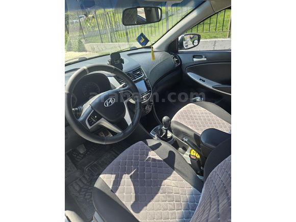 Aracım çok temiz olup tek elden kullanılmıştır. Tıriger yağ bakımı beş bin km önce yapıldı kessinlikle taksi çıkması değildir.ihtiyaçtan dolayı satlık