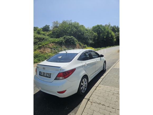 Aracım çok temiz olup tek elden kullanılmıştır. Tıriger yağ bakımı beş bin km önce yapıldı kessinlikle taksi çıkması değildir.ihtiyaçtan dolayı satlık