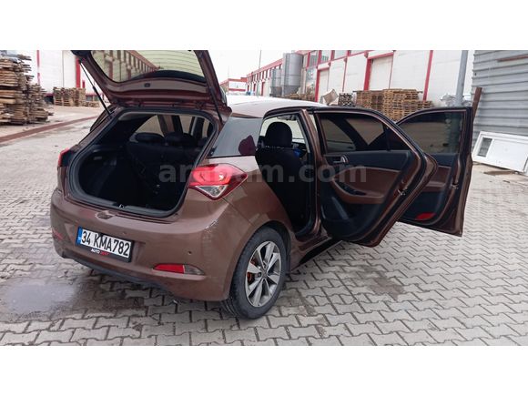 Sahibinden Hyundai i20 1.4 CRDi Style 2015 Model  282.000 km Kahverengi