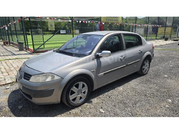 Sahibinden Renault Megane 1.6 Dynamique 2004 Model İstanbul 215.000 km Gri (Gümüş)