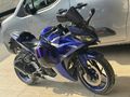 YAMAHA R25 MAVİ SAHNEDE