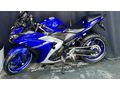 YAMAHA R25 MAVİ SAHNEDE