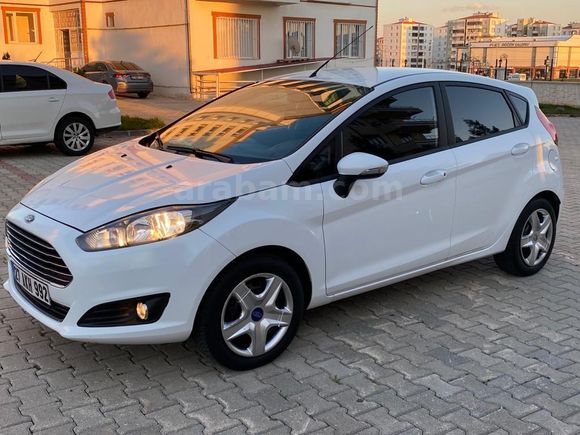 Öğretmenden Temiz Ford Fiesta 2013 Model