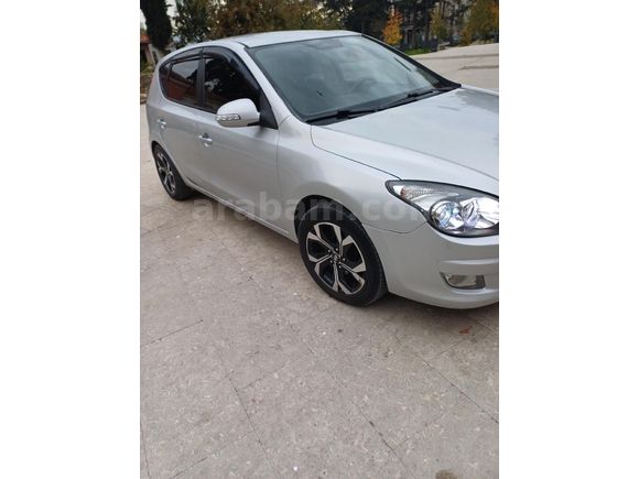 Sahibinden Hyundai i30 1.6 CRDi Team 2012 Model  186.000 km Gri (Gümüş)