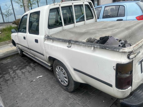 ÇİFT KABİN HİLUX