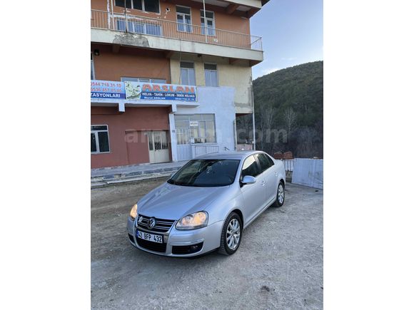 Sahibinden Volkswagen Jetta 1.6 TDi Exclusive 2010 Model  240.000 km Gri