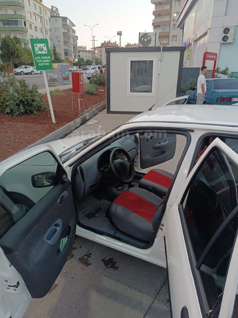 Sahibinden Ford Fiesta 1.25 Flair 1998 Model Gaziantep 88.000 km Beyaz 2