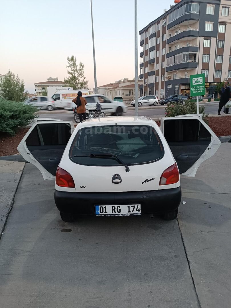 Sahibinden Ford Fiesta 1.25 Flair 1998 Model Gaziantep 88.000 km Beyaz 6