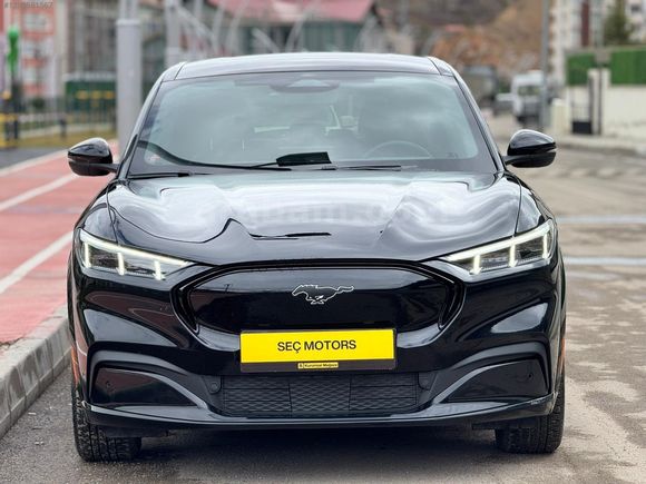 SEÇ MOTORS FARKIYLA 2022 FORD MUSTANG MACH - E 4*4 / UZUN MENZIL