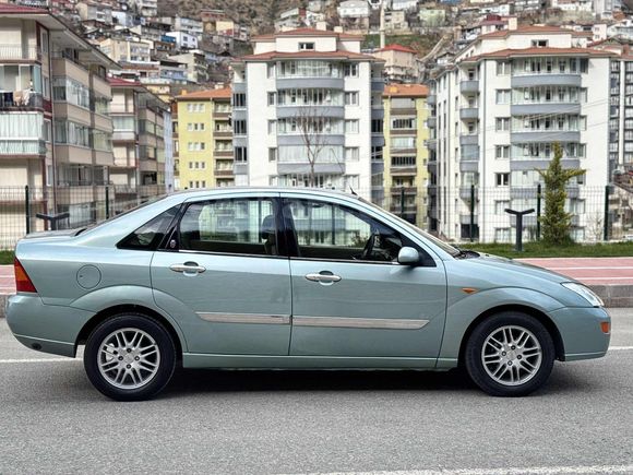 SEÇ MOTORS FORD FOCUS 2001 MD 1.6 COMFORT