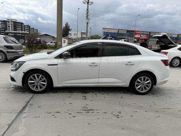 Sahibinden Renault Megane 1.5 dCi Touch Plus 2017 Model 